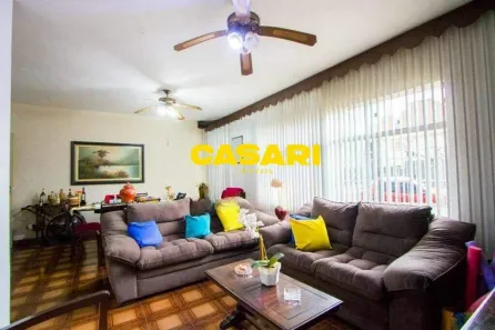 Casa com 3 Quartos à venda, 250m² no Vila Scarpelli, Santo André