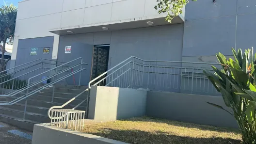 Prédio Comercial para alugar, 363m² no Vila São João, Limeira