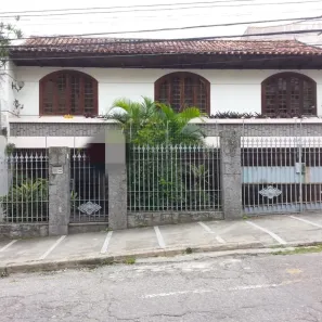 Casa com 4 Quartos à venda, 427m² no Vital Brazil, Niterói