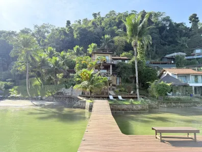Casa com 4 Quartos para alugar, 350m² no Ponta do Sapê (Cunhambebe), Angra dos Reis