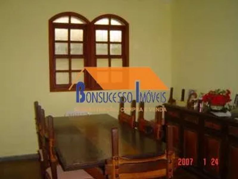 Casa com 4 quartos — Planalto, Belo Horizonte