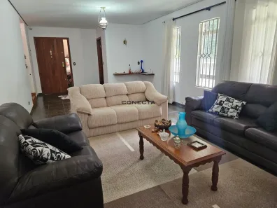 Casa com 4 Quartos à venda, 250m² no Champagnat, Londrina