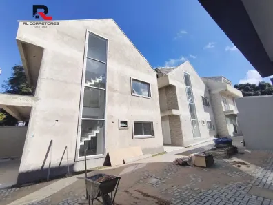 Sobrado com 3 Quartos à venda, 131m² no Uberaba, Curitiba