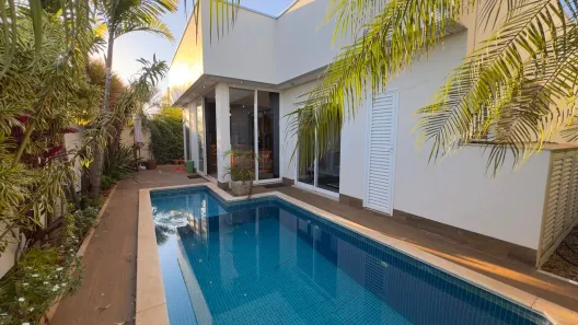 Casa de Condomínio com 3 Quartos à venda, 231m² no Granja Marileusa, Uberlândia