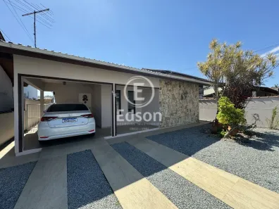 Casa com 3 Quartos à venda, 130m² no Aririú, Palhoça
