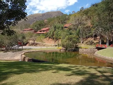Casa de Condomínio com 4 Quartos para venda ou aluguel, 231m² no Araras, Petrópolis