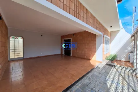 Sobrado com 5 Quartos para alugar, 200m² no Vila Nicácio, Franca