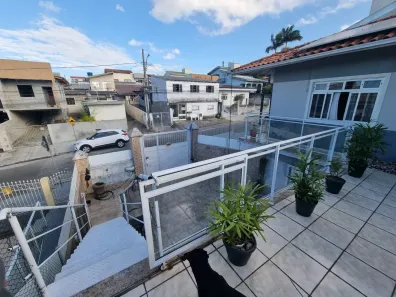 Casa com 5 Quartos à venda, 276m² no Serraria, São José