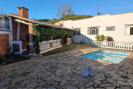 Casa com 3 Quartos para alugar, 135m² no Vila Santista, Atibaia