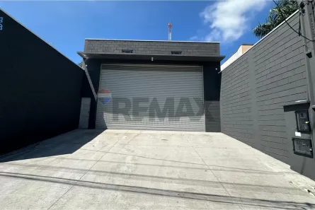Galpão/Depósito/Armazém para alugar, 350m² no Vila Suissa, Mogi das Cruzes