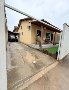 Casa com 2 Quartos para alugar, 60m² no Colinas, Rio das Ostras