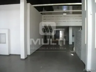 Casa com 1 Quarto para alugar, 875m² no Centro, Uberlândia