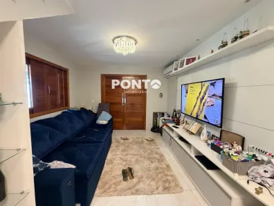 Sobrado com 5 Quartos à venda, 300m² no Mucuri, Cariacica