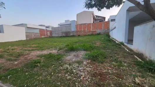 à venda, 240m² no Residencial Valência 1, Álvares Machado