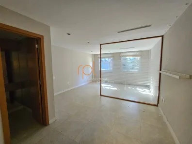 Sala Comercial para alugar, 30m² no Quarteirão Brasileiro, Petrópolis