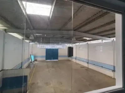 Galpão/Depósito/Armazém para venda ou aluguel, 527m² no Centro, Camaçari