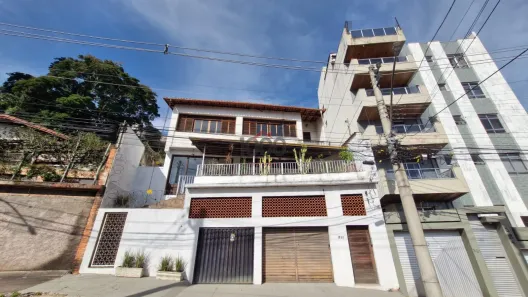 Casa com 3 Quartos à venda, 420m² no Bom Pastor, Juiz de Fora