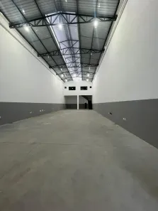 Galpão/Depósito/Armazém para alugar, 350m² no Vila Nova York, São Paulo