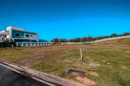 Lote/Terreno à venda, 450m² no Centro, Camboriú