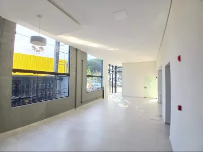 Sala Comercial para alugar, 107m² no Bom Retiro, Joinville