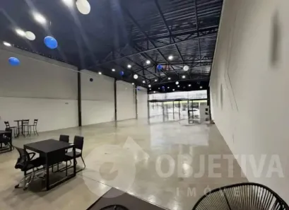 Ponto Comercial para alugar, 338m² no Brasil, Uberlândia
