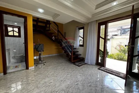 Casa com 3 Quartos à venda, 228m² no Parque Residencial Laranjeiras, Serra