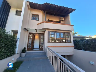 Casa com 4 Quartos à venda, 308m² no Vila Assunção, Porto Alegre