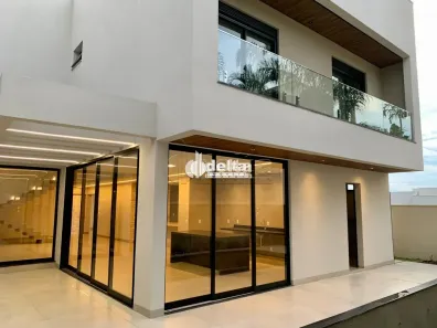Casa de Condomínio com 4 Quartos à venda, 367m² no Jardim Sul, Uberlândia