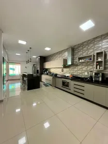 Casa com 3 Quartos à venda, 274m² no Morada do Ouro, Cuiabá