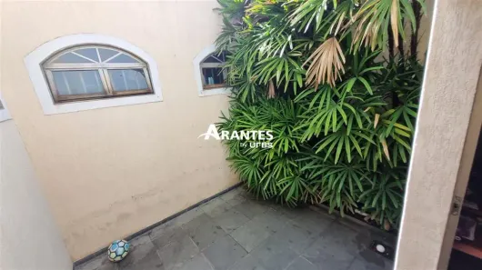 Casa com 3 Quartos à venda, 200m² no Presidente Roosevelt, Uberlândia