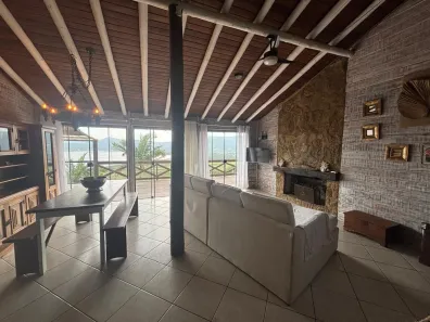 Casa com 3 Quartos à venda, 156m² no Praia da Ferrugem, Garopaba
