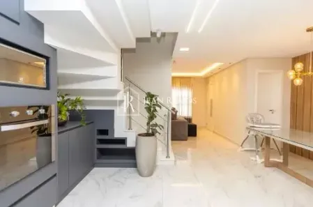 Sobrado com 4 Quartos à venda, 180m² no Boqueirão, Curitiba