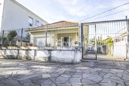 Casa com 3 Quartos à venda, 216m² no Azenha, Porto Alegre