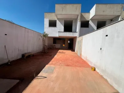 Casa com 4 Quartos à venda, 150m² no Santa Amélia, Belo Horizonte