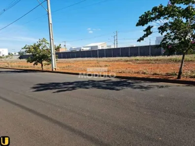 Lote/Terreno à venda, 330m² no Novo Mundo, Uberlândia