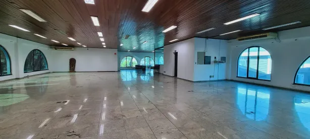 Prédio Comercial com 15 Quartos para alugar, 1250m² no Jardim Everest, São Paulo