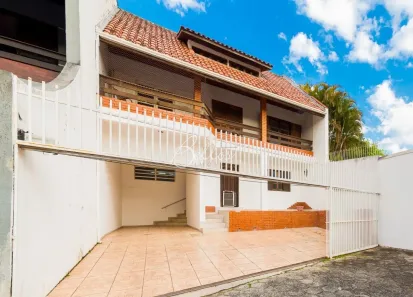 Sobrado com 3 Quartos à venda, 223m² no Guabirotuba, Curitiba