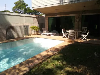 Sobrado com 4 Quartos para alugar, 588m² no Granja Julieta, São Paulo