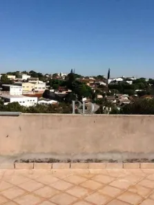 Sobrado com 6 Quartos à venda, 225m² no Vila Matarazzo, Londrina