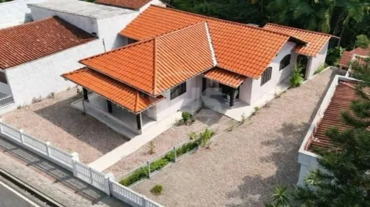 Imóvel Comercial com 4 Quartos para alugar, 250m² no Vorstadt, Blumenau