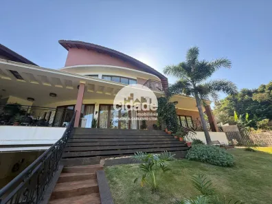 Casa com 5 Quartos para alugar, 590m² no Centro, Cascavel