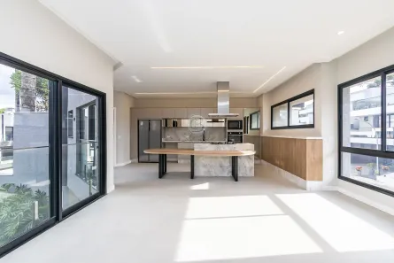 Casa de Condomínio com 3 Quartos à venda, 294m² no Santo Inácio, Curitiba