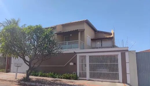 Sobrado com 5 Quartos à venda, 350m² no Vila Planalto, Campo Grande