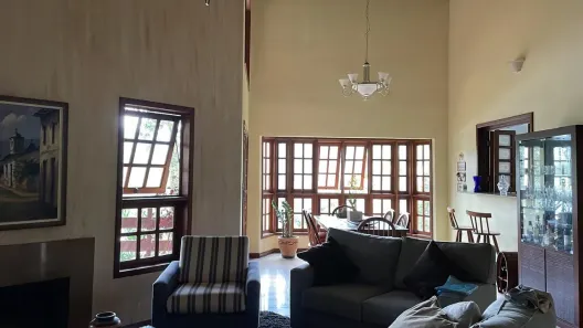 Casa de Condomínio com 3 Quartos para venda ou aluguel, 277m² no Caraguatá, Mairiporã