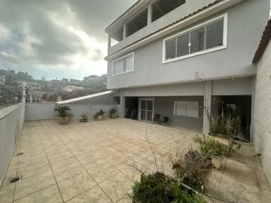 Casa com 8 Quartos à venda, 1000m² no Venda da Cruz, São Gonçalo