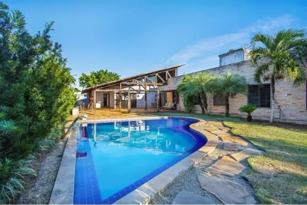 Casa com 4 Quartos à venda, 392m² no Candelária, Natal