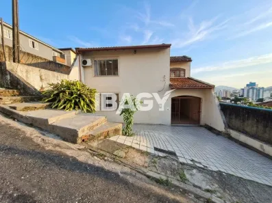 Casa com 3 Quartos para alugar, 191m² no Estreito, Florianópolis