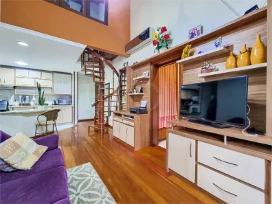 Sobrado com 4 Quartos à venda, 216m² no Menino Deus, Porto Alegre