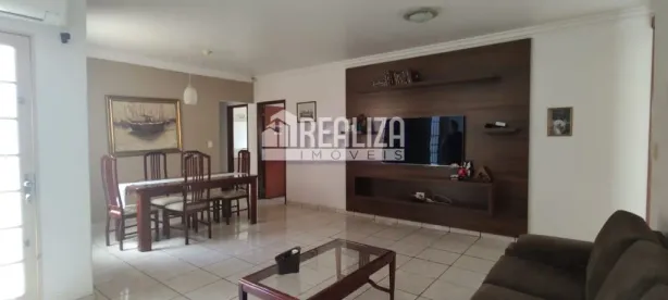 Casa com 6 Quartos à venda, 230m² no Cidade Jardim, Uberaba