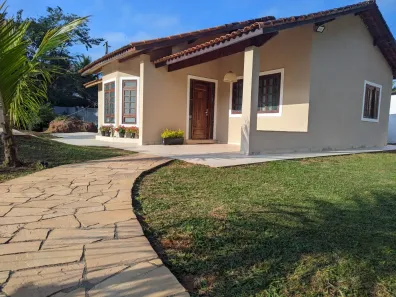 Fazenda/Sítio com 3 Quartos à venda, 180m² no Freitas, São José dos Campos